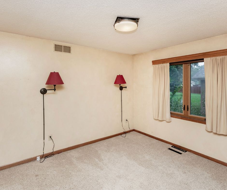 After: cleared and cleaned room ready for listing